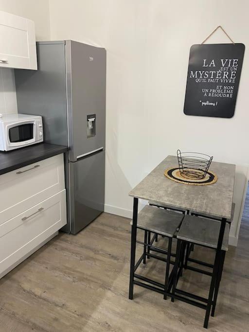 Super Appartement T3 Proche Gare Sens Exterior photo